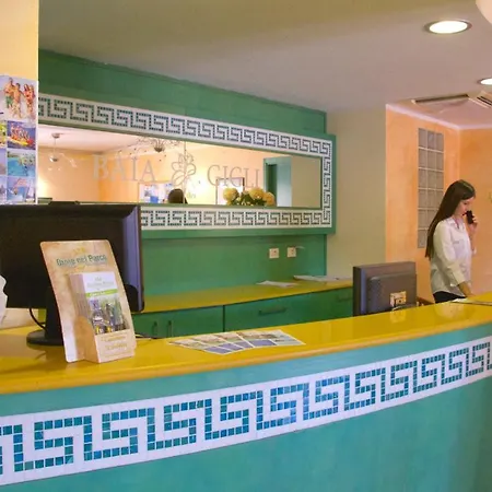 Villaggio Club Baia Dei Gigli 4*