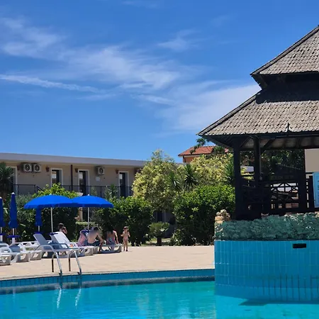 Отель Villaggio Club Baia Dei Gigli