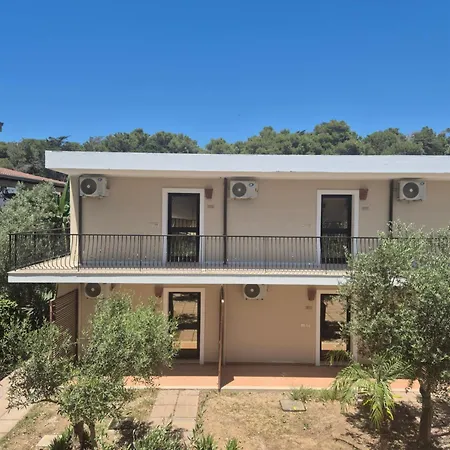 Villaggio Club Baia Dei Gigli Отель 4*